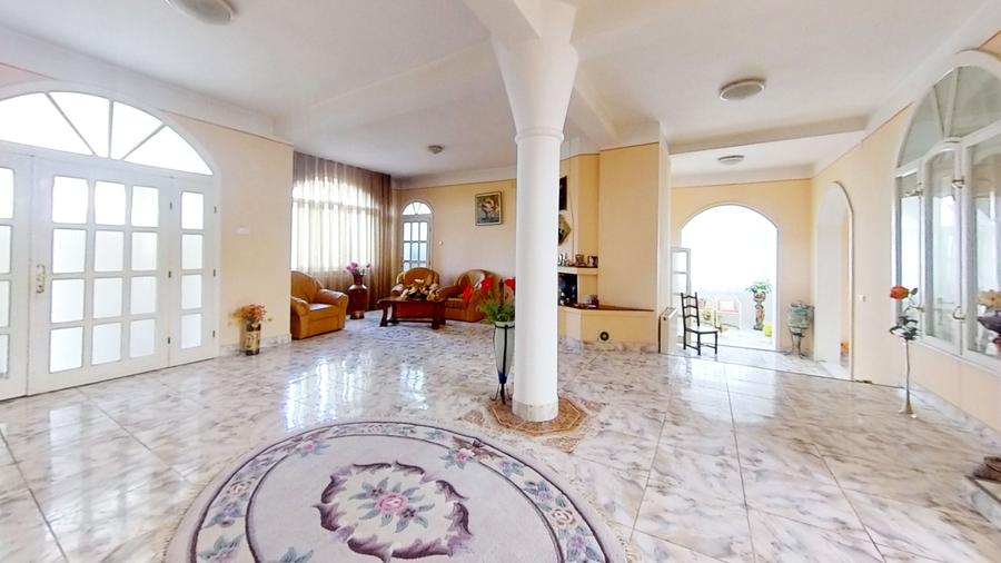 Casa mare pretabila pensiune - 4