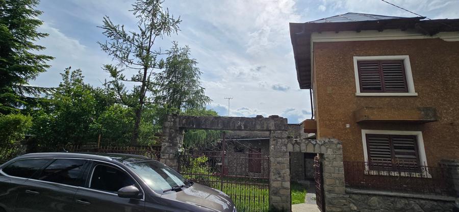 Vânzare proprietate - Casă tip conac, teren și anexă, într-un cadru natural spec - 14