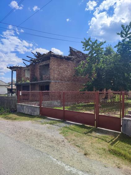 Teren cu potential urias-Renovezi, Reconstruiesti sau Demolezi. - 6