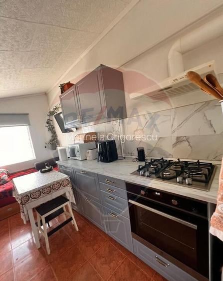 Casa / Vila cu 4 camere de vanzare in zona Periferie Casa / Vila cu 4 camere de vanzare in zona Periferie