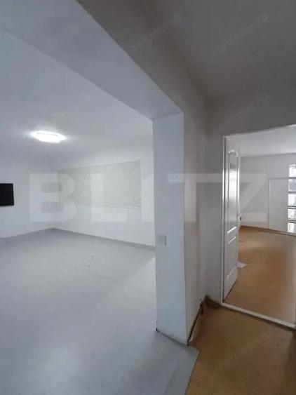 Spatiu comercial/birouri de inchiriat, zona Micro III - 8