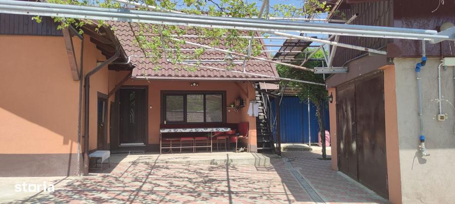 Casa renovata, utilitati complete (Gaz) + 1900 mp teren Scurta, BC - 15