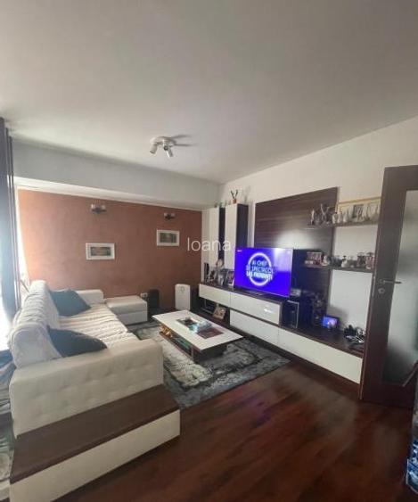 Apartament cu 3 camere decomandat, mobilat în Tomis Nord