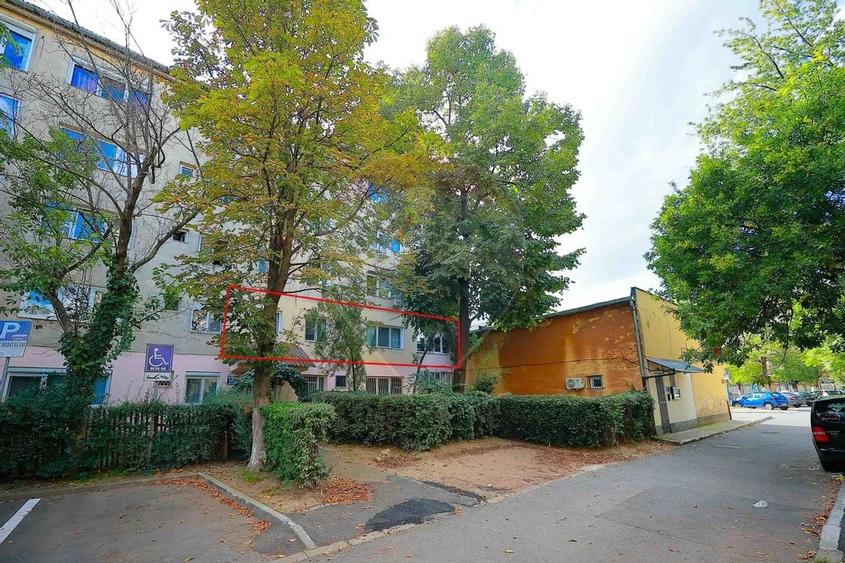 De vanzare apartament cu 3 camere, etajul 1, Strada Borsecului, Oradea - 1