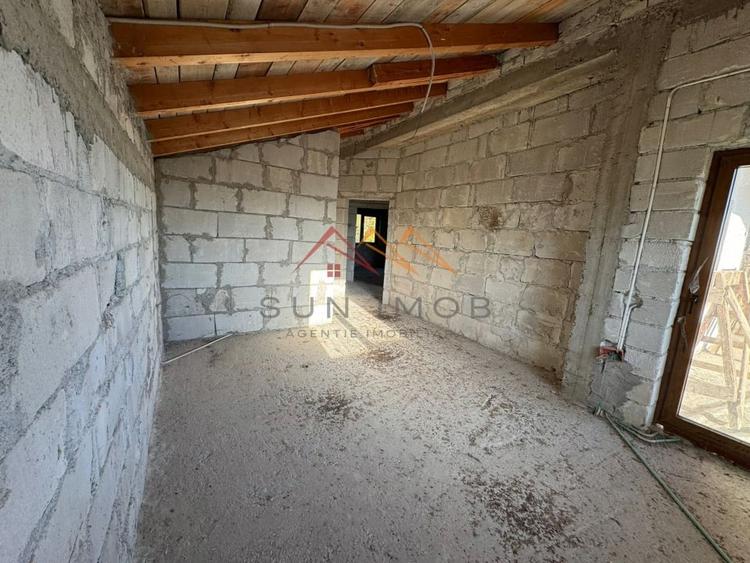 Vila S+P+E, priveliste deosebita, 6 camere, garaj, terasa, Cornu, PH - 16