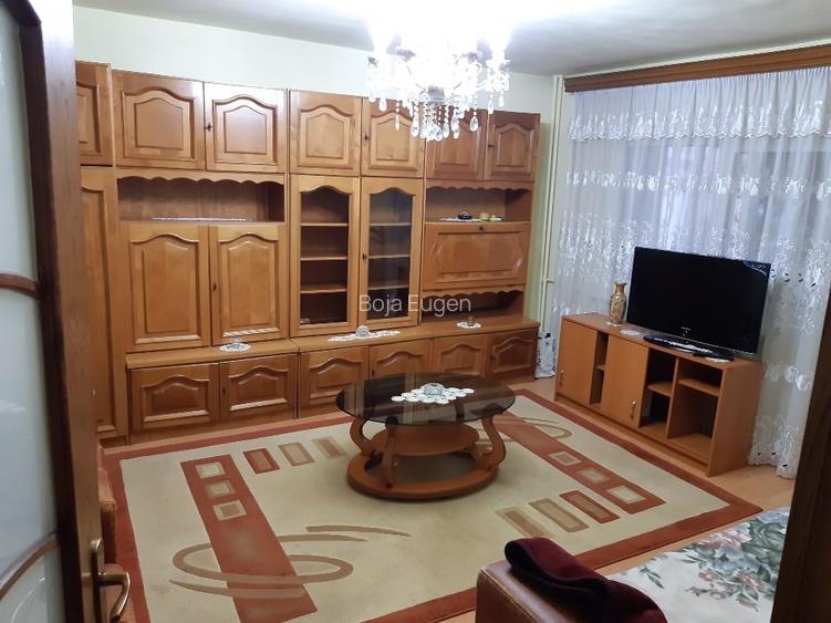 Închiriez apartament cu 3 camere în zona Doamna Ghica