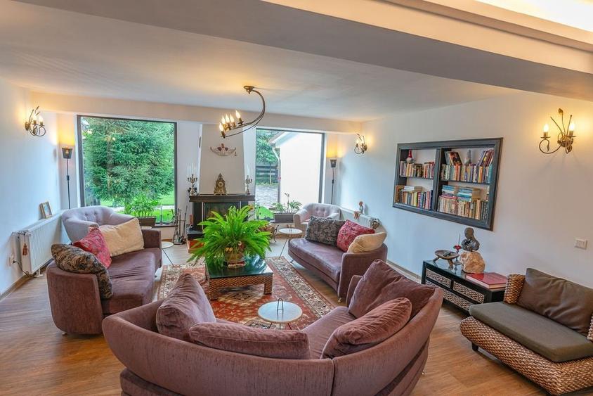 Pensiune de v&acirc;nzare &icirc;n Bran, cu rating 9.8 Booking și 4.9 Google - 10