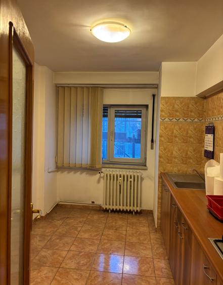 DEC EBAL,stradal ,monolit,locatie exceptionala in centrul capitalei,liber,metrou - 3