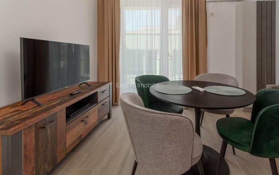 Garsoniera situata in zona Mamaia Nord, primul bloc de la pr