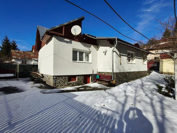 Casa de vanzare in Azuga, 350 mp teren! - 1