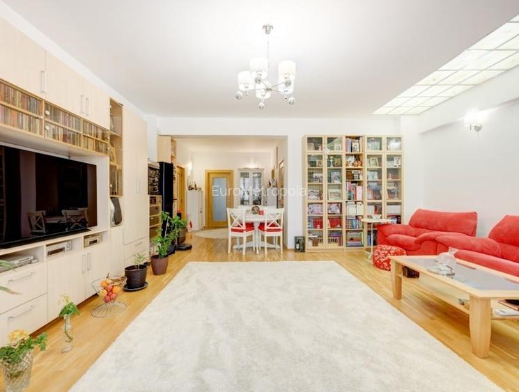 Apartament 4 camere , 2 locuri parcare Calea Floreasca
