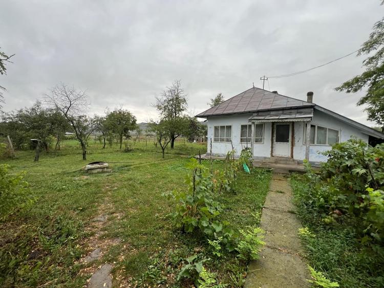 Erbiceni Podu Iloaiei teren 1300 mp utilitati Intravilan - 1