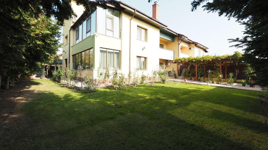 Vila luminoasa cu 8 camere | 593mp teren | langa Scoala Americana - 1