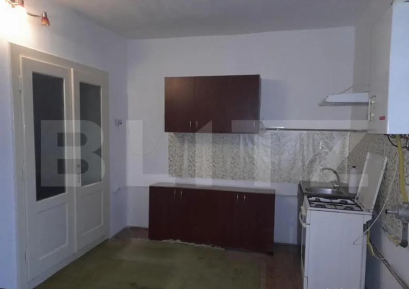 Casa 3 camere si gradina in vatra satului TARLUNGENI - 4