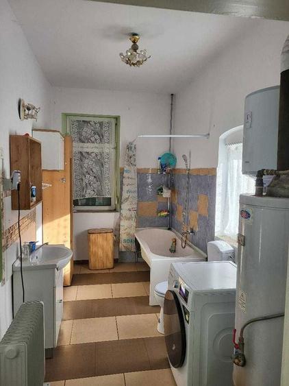 Casa spatioasa de vanzare - 2