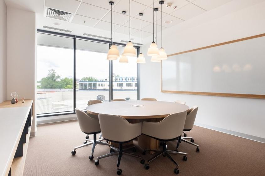 Spațiu de birou frumos proiectat pentru 1 persoană în Spaces Campus 6 - 7