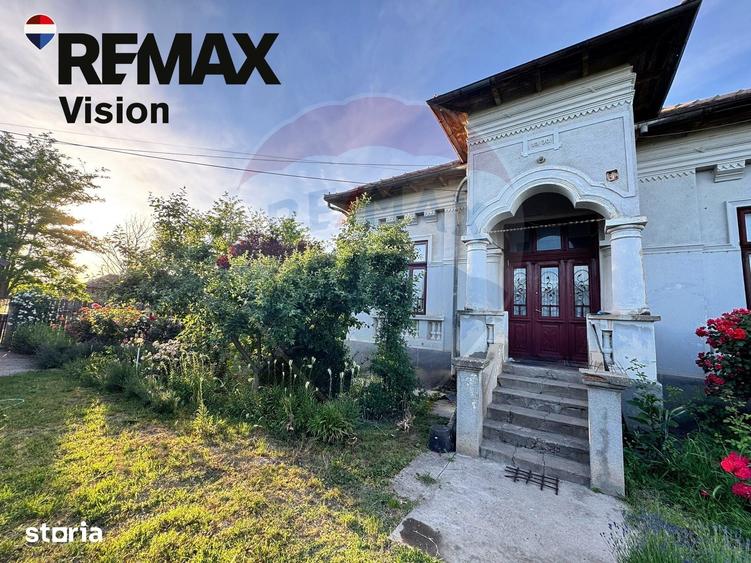 Casă cu 5 camere cu Teren 9500 Mp în Catane