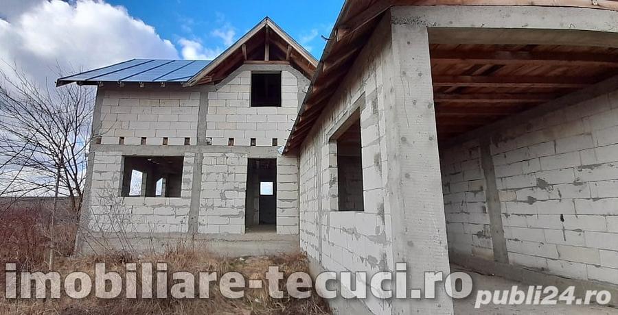 Casa la rosu cu 1000 mp teren in com Munteni, parter ?i mansarda - 4