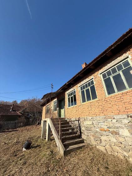 Casa de vanzare la tara - 1