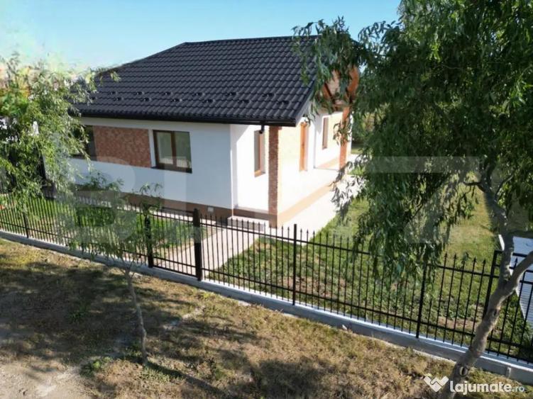 Casa cocheta de vanzare, cu 3 camere, zona Ciurea - 6