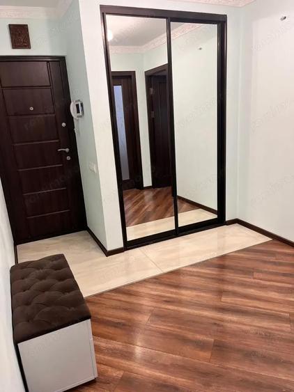 Inchiriem apartament de 3 camere zona 1 Decembrie - 7