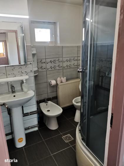 Casă cu 5 camere cu Teren 1000 Mp în Comarnic