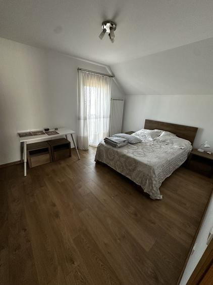Casă cu 4 camere în Ipotești