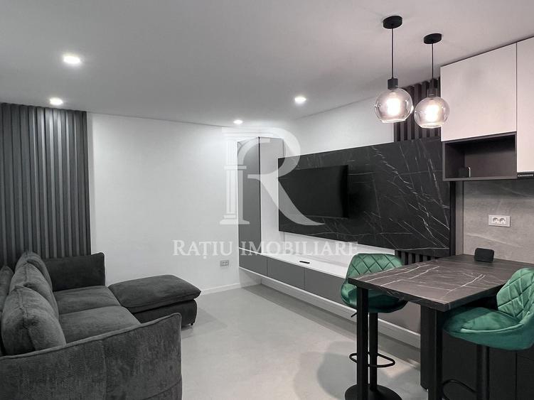 Apartament cu 3 camere semidecomandat, mobilat în Ultracentral