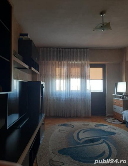 Apartament cu 3 camere decomandat în Drăgășani
