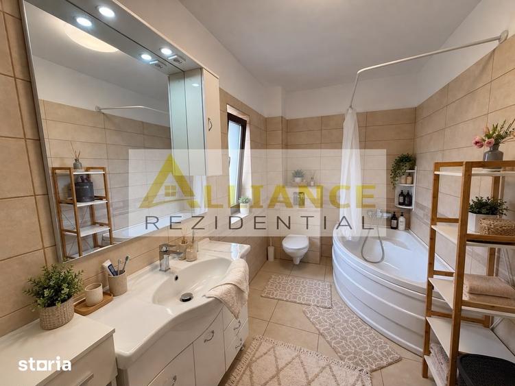 Casă cu 4 camere cu Teren 370 Mp în Central
