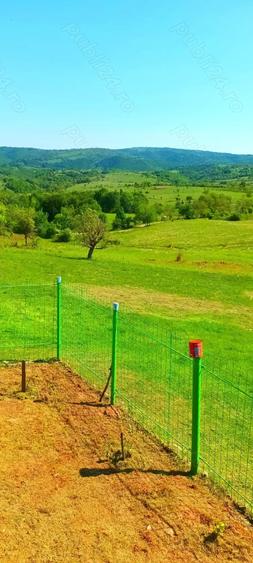 Teren în Podeni