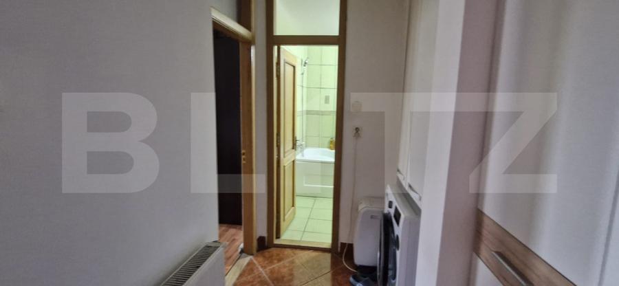 Apartament cu 3 camere decomandat, mobilat în Micro 12
