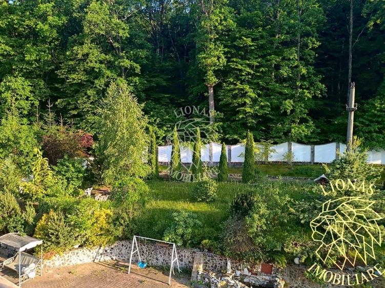 Casă individuală cu 14 camere cu Piscina în Est