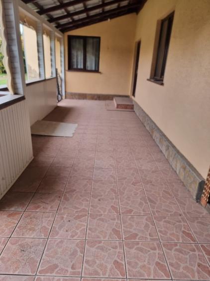 Casă individuală cu 6 camere cu Canalizare în Iaslovăț
