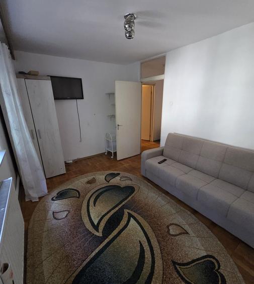 Apartament cu 2 camere semidecomandat în Exterior Vest