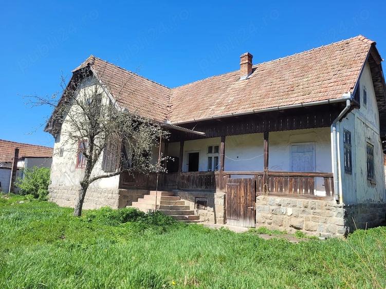 Casă cu 3 camere cu Teren 1497 Mp în Iara