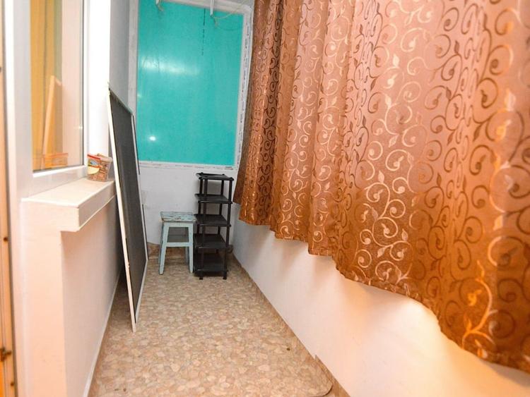 Apartament cu 2 camere semidecomandat, mobilat în Decebal