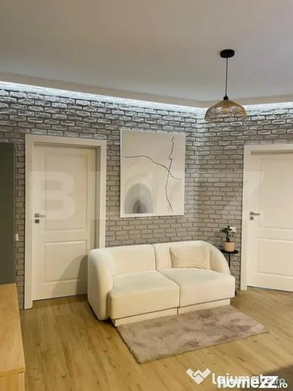 Apartament cu 3 camere semidecomandat în Bună Ziua