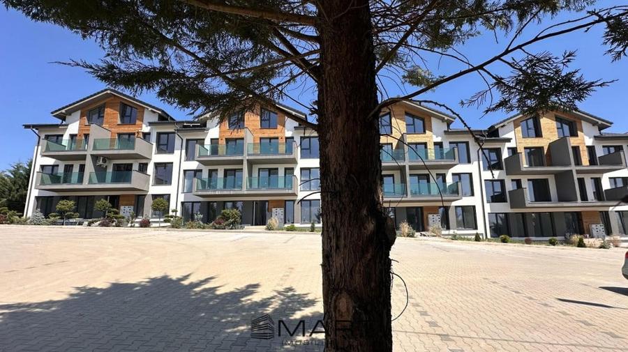 Apartament cu 3 camere semidecomandat în Sud