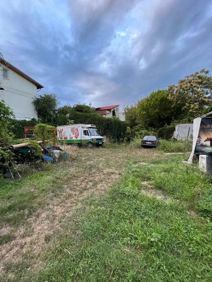 Teren Construcții intravilan de 1361 mp, în Titulescu