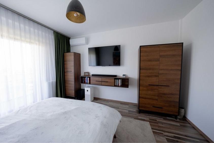 Apartament cu 3 camere semidecomandat în Exterior Vest