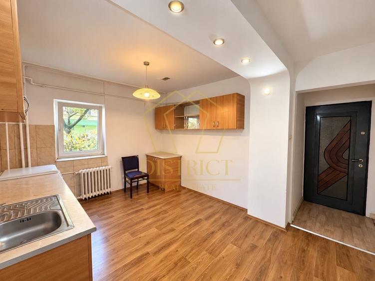 Apartament cu 2 camere, mobilat în Soarelui