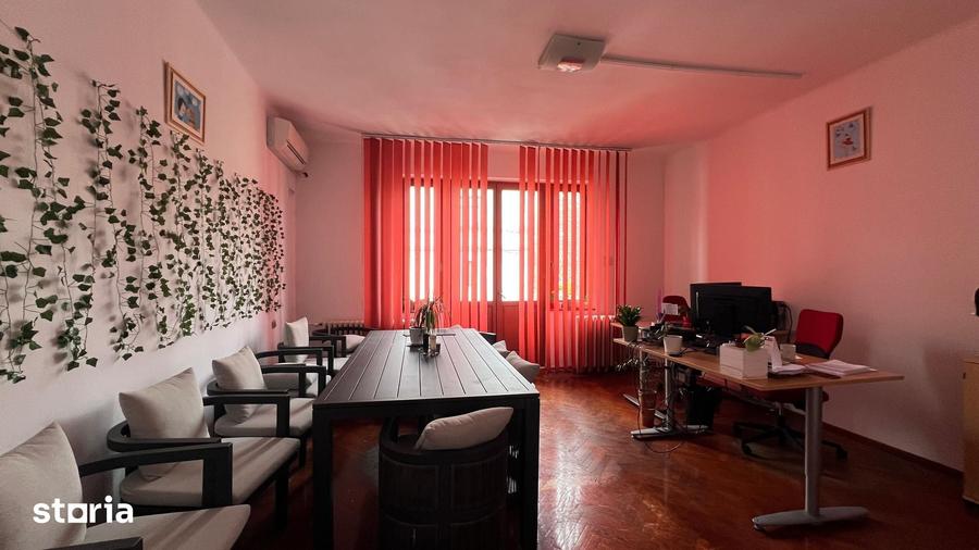 Casă cu 10 camere cu Teren 258 Mp în Cotroceni