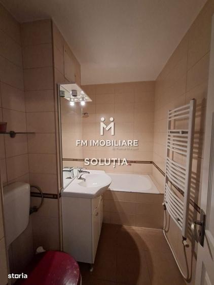 Apartament cu 4 camere decomandat în Central