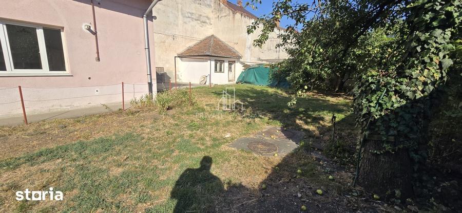 Casă cu 5 camere cu Teren 600 Mp în 7 Noiembrie