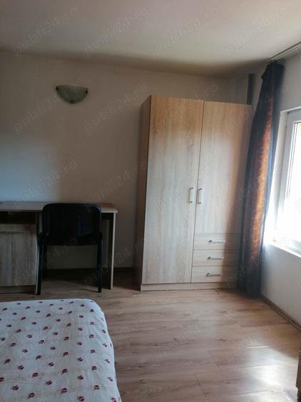Apartament cu 4 camere decomandat în Central