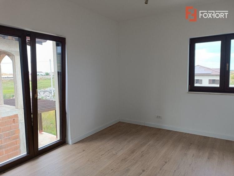 Casa individuala cu 4 camere de vanzare in Mosnita Noua - 6