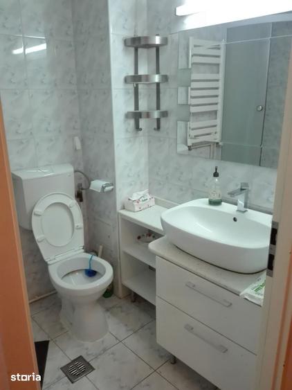 Apartament cu 2 camere decomandat în Tei