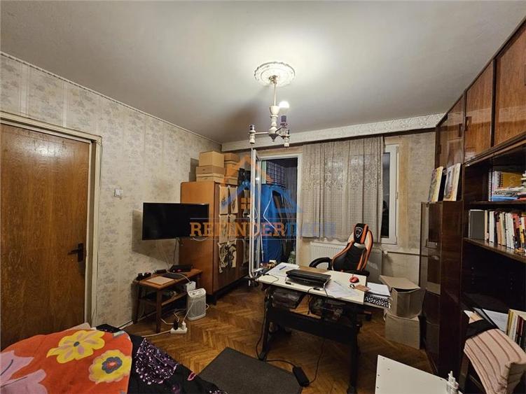 vand apartament 4 camere, zona Giurgiului - 2