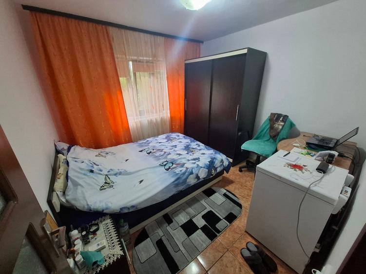 Vând apartament 2 camere - 4